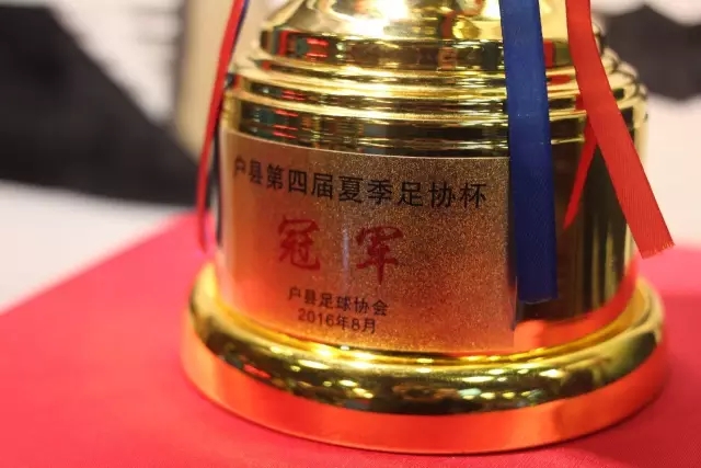 贾乃亮与李小璐同框庆祝女儿生日，家庭氛围满满
